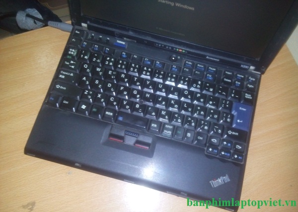 Hình ảnh bàn phím trên thân máy tính IBM X200, X202
