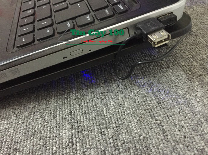 Kết nối với laptop qua cổng USB