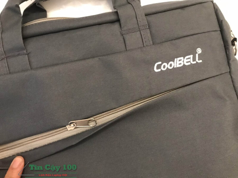 ngăn bên ngoài của túi đựng laptop coolbel