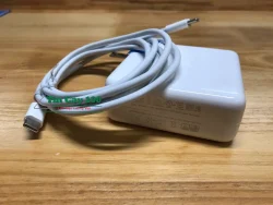 Sạc Macbook Pro 13.3 inch 2017 Touch Bar 61W USB-C